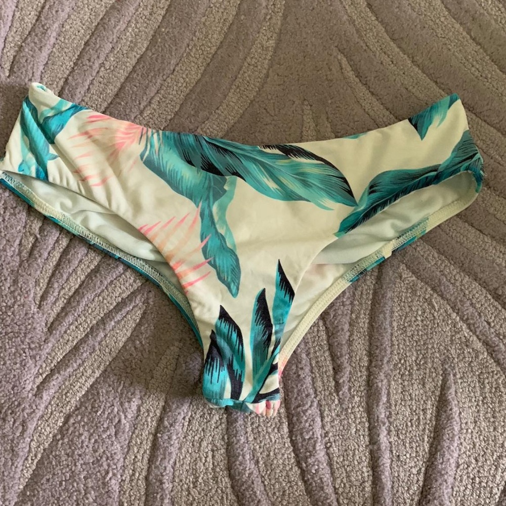 Billabong bikini bottom